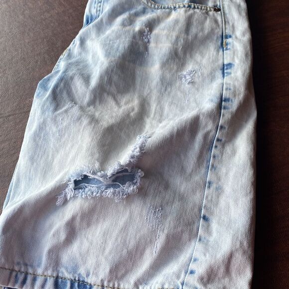 Jeans Wear Distressed Jean Shorts - Picture 6 of 6